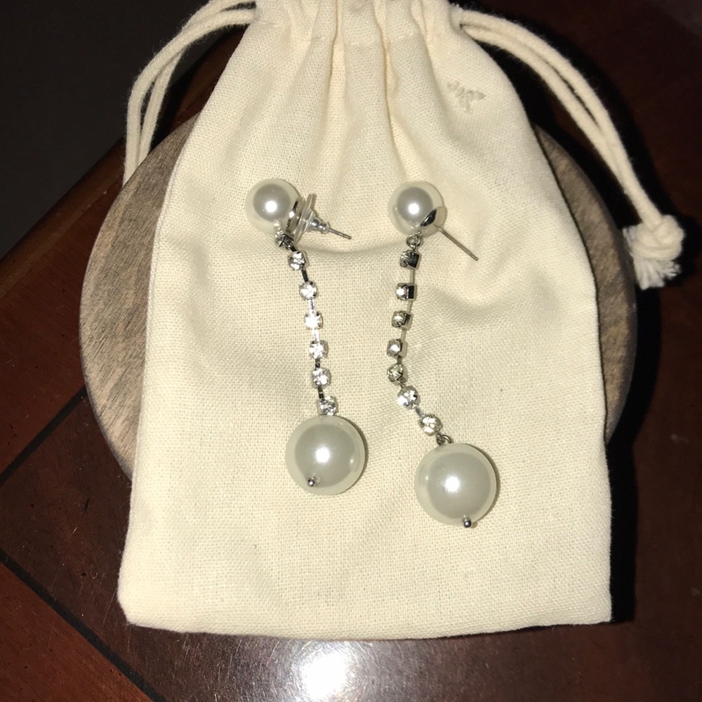 Vera wang dangle earrings